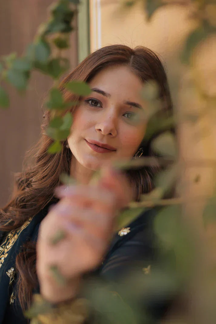 FAUX BLOOMING GEORGETTE SEQUINS EMBROIDERED GOWN WITH DUPATTAPFAB112)