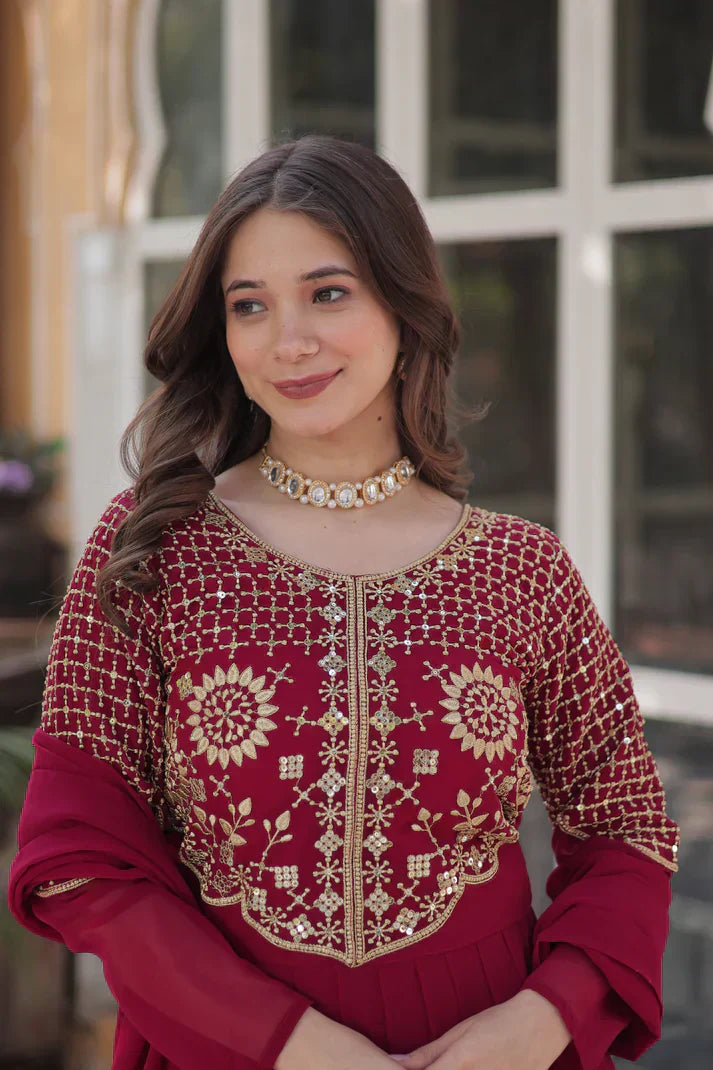 BLOOMING GEORGETTE EMBROIDERED GOWN WITH DUPATTAPFAB198)