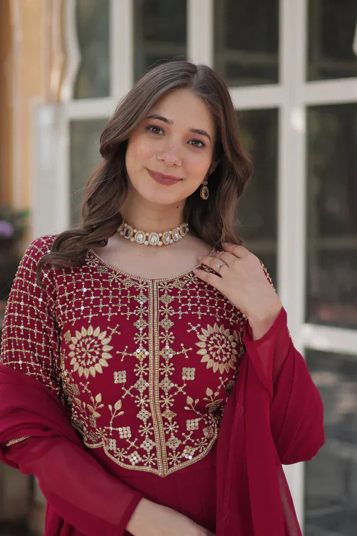 BLOOMING GEORGETTE EMBROIDERED GOWN WITH DUPATTAPFAB198)