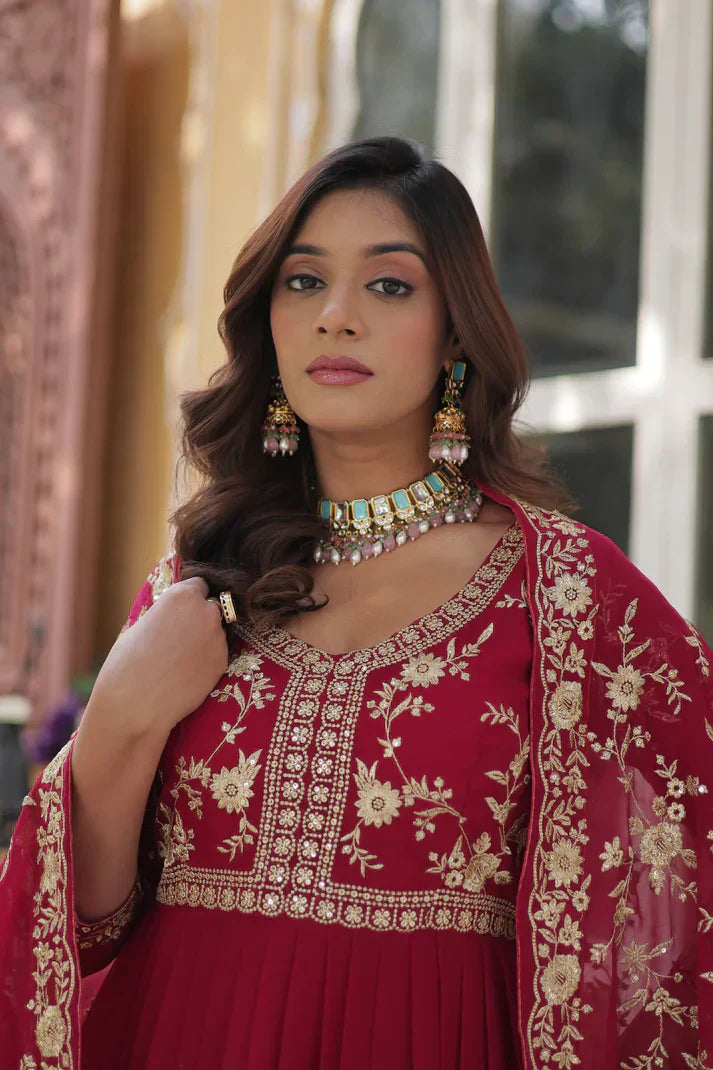 FAUX BLOOMING WITH SEQUANCE EMBROIDERED GOWN WITH DUPATTAPFAB186)