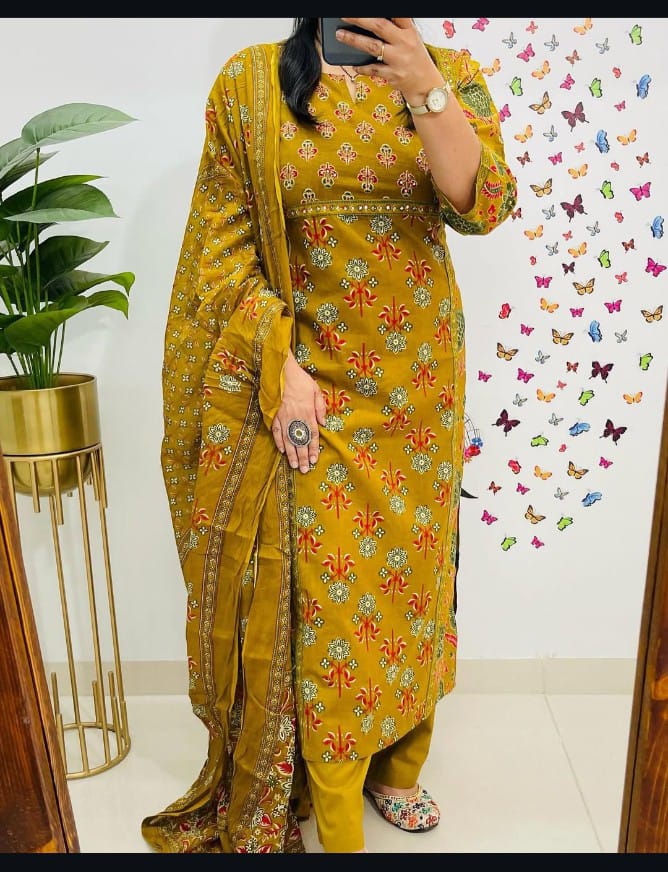 🌹🌹Pure fine Cotton fabric hand Work Kurti with Pant with cotton 100-100 Dupatta🌹🌹(PFAB1438)