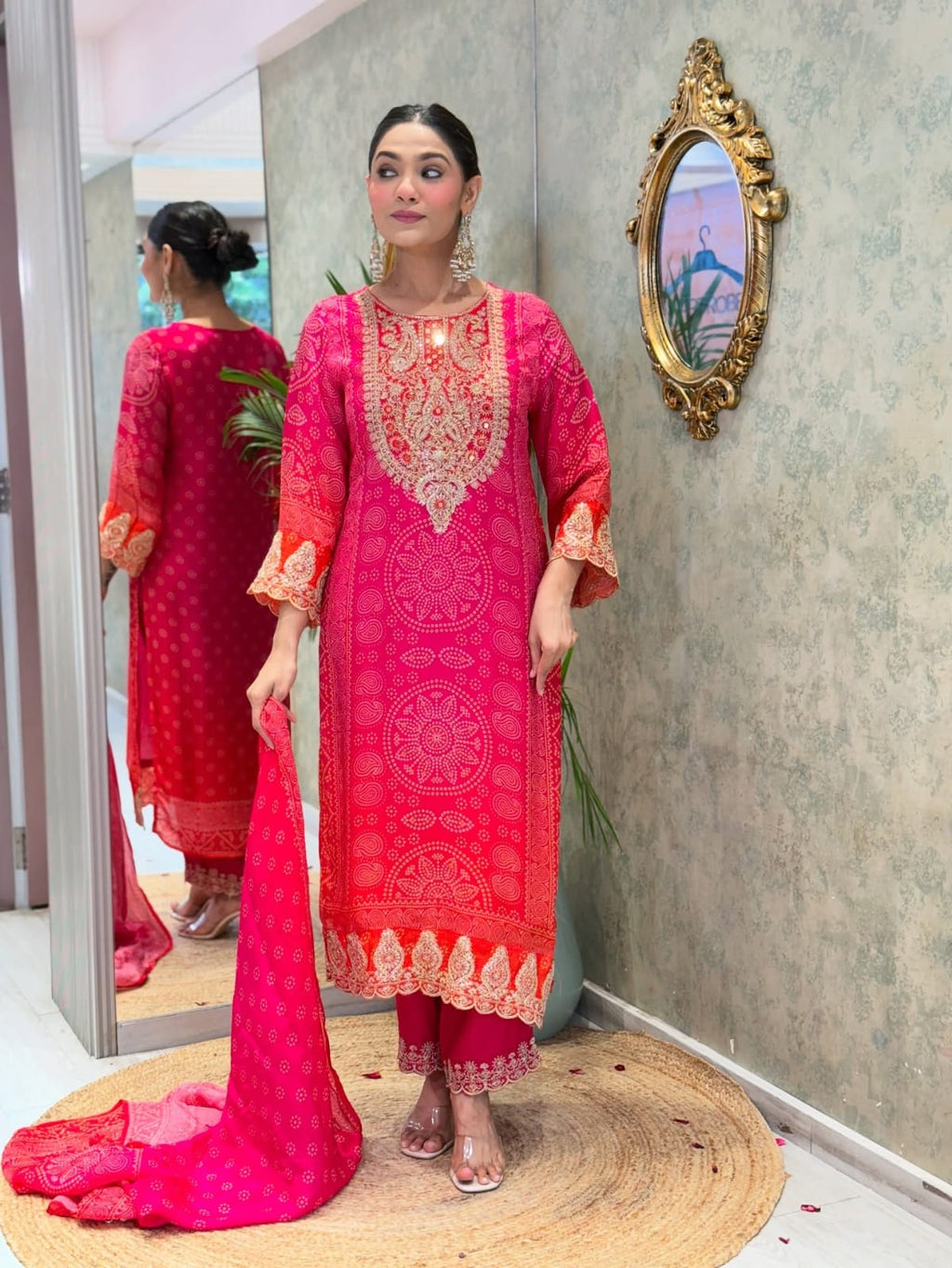 * LONCHING ĐĚSIGNER PARTY WEAR TOP AND BOTAM . WITH FANCY DUPPATA AND EMBROIDERY WORK*