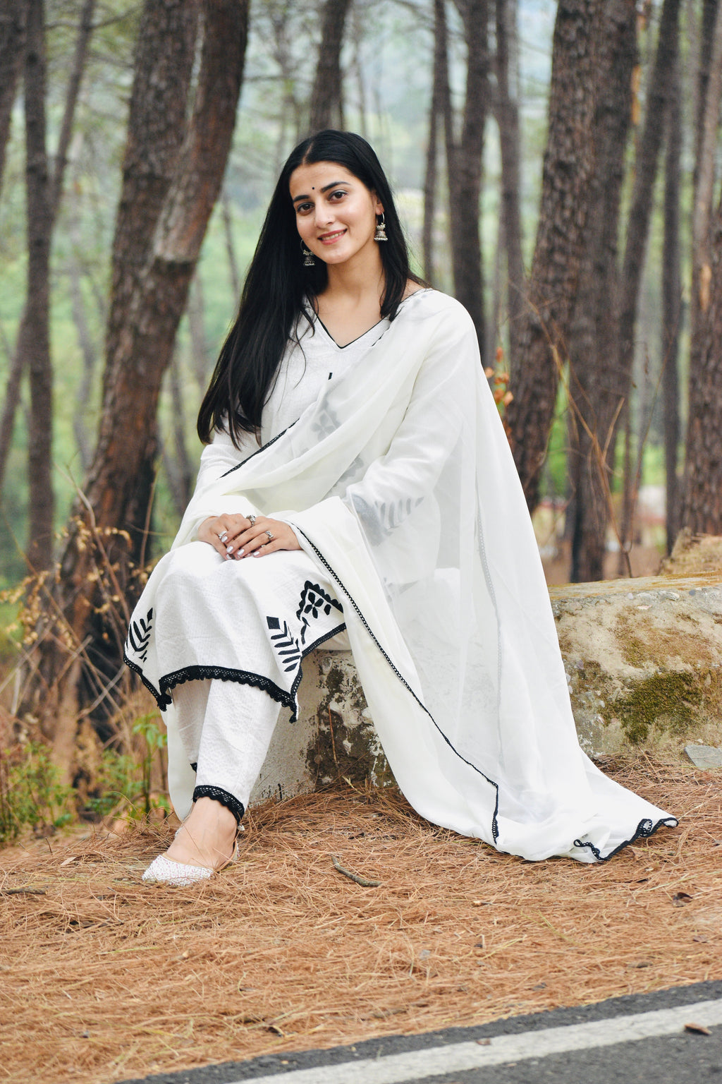 *We are here to spread some magic to your ethnic Heavy cotton katha work and embroidery 🪡 work and beautiful lace work .(PFAB106)